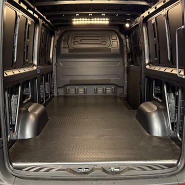 ProFit antislip rubber (traanplaat motief) laadvloermat Mercedes Sprinter L2 2006-2018